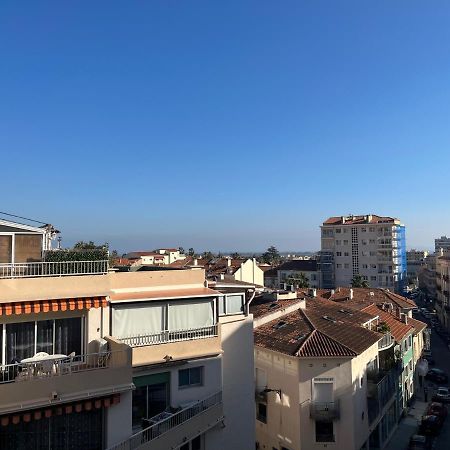 Appartement Hyeres - Centre Ville 3 Chambres 6 Personnes 4Eme Etage Escalier - Sebastien Claire Exteriér fotografie