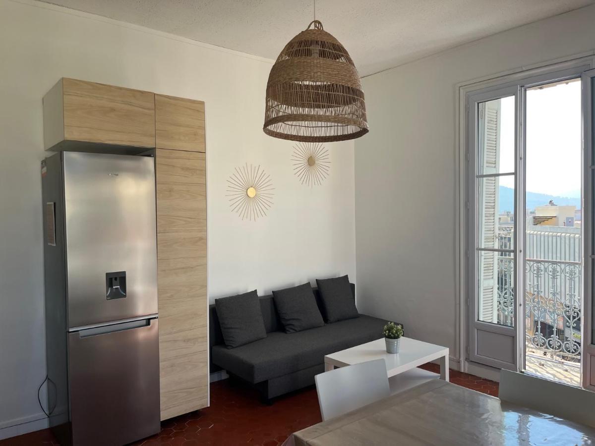 Appartement Hyeres - Centre Ville 3 Chambres 6 Personnes 4Eme Etage Escalier - Sebastien Claire Exteriér fotografie
