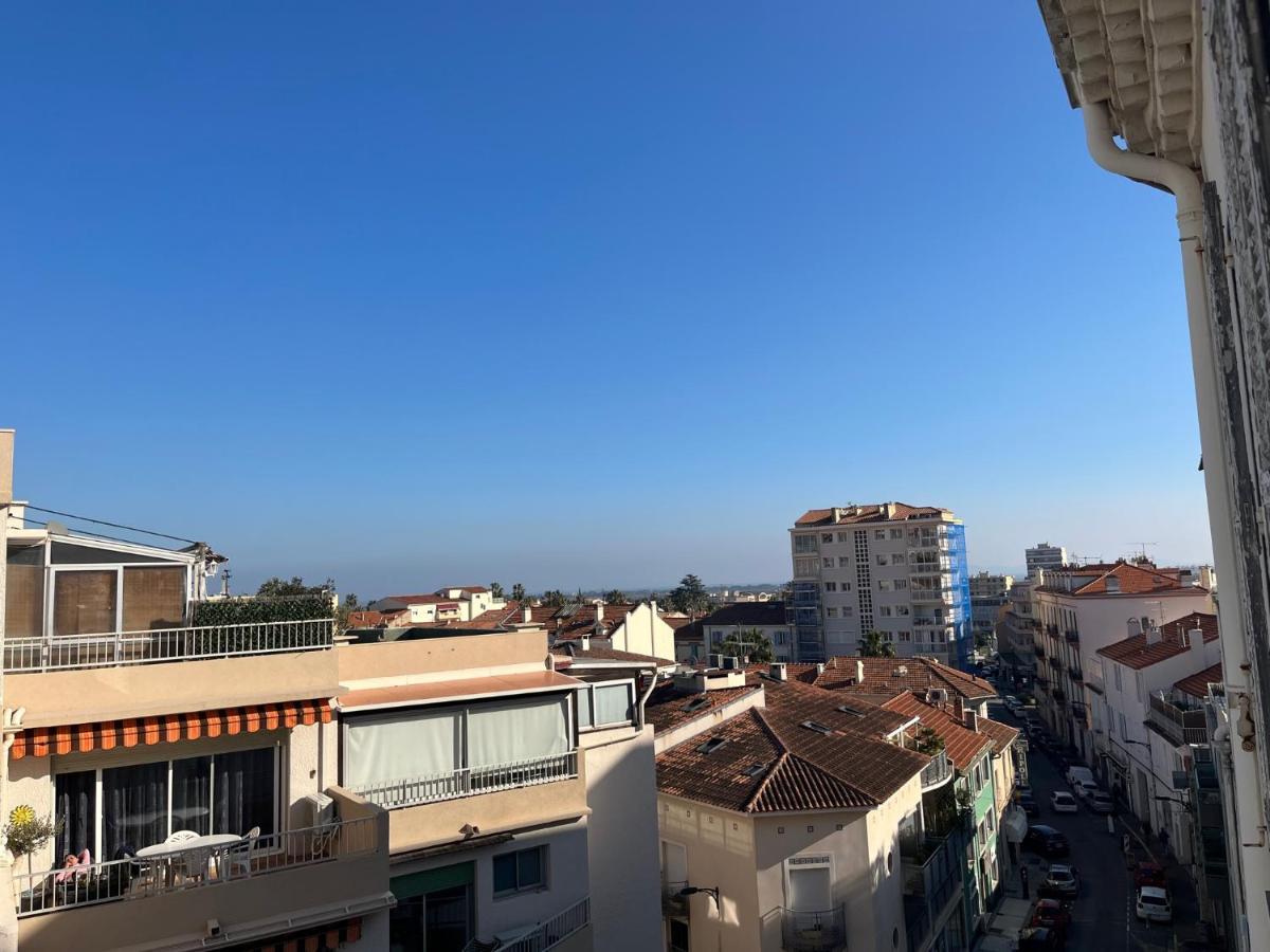 Appartement Hyeres - Centre Ville 3 Chambres 6 Personnes 4Eme Etage Escalier - Sebastien Claire Exteriér fotografie
