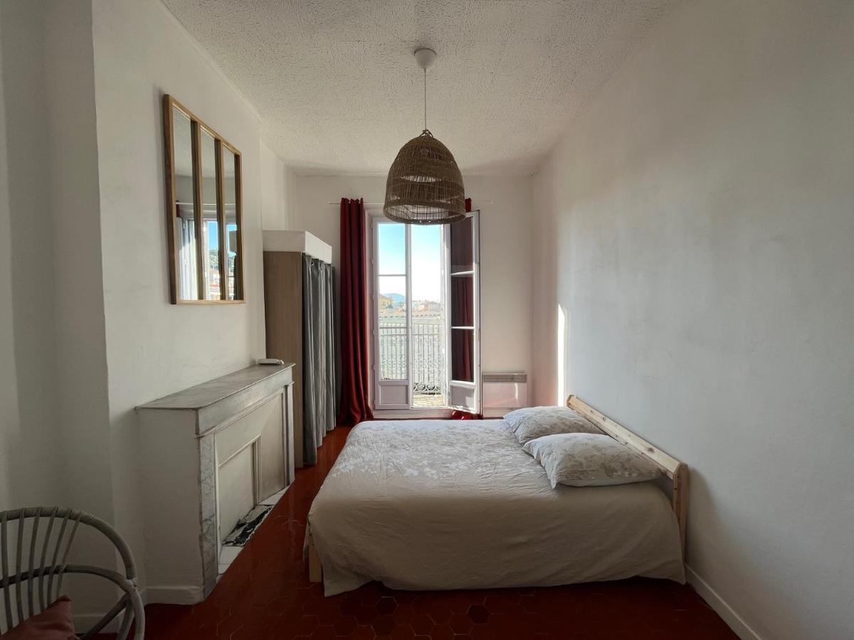 Appartement Hyeres - Centre Ville 3 Chambres 6 Personnes 4Eme Etage Escalier - Sebastien Claire Exteriér fotografie